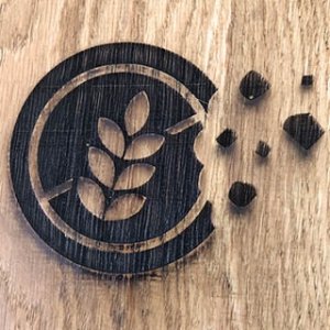 broodplank met Glutenvrij logo